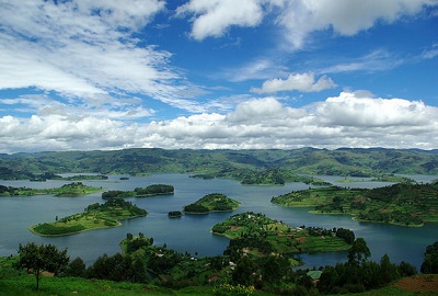 400x0 lake-bunyonyi 5. Canoe and Hiking at Lake Bunyonyi.